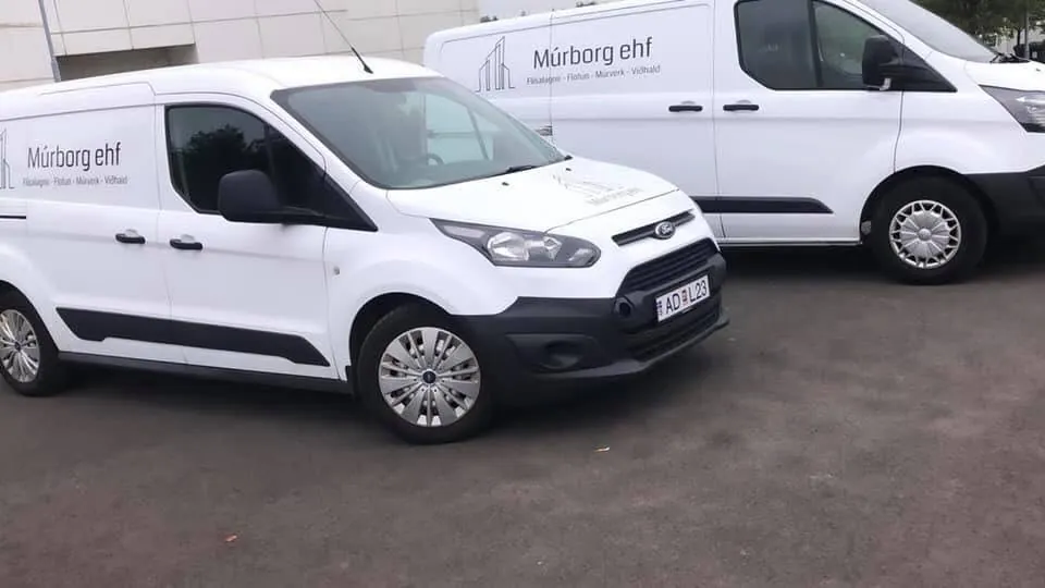 Vinnubílar Múrborgar merktir fyrirtækinu